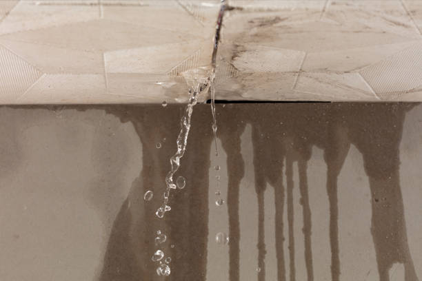 Professional Water Extraction technician working in Atwater, OH